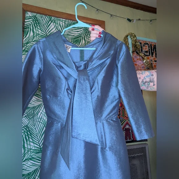 Vintage-Style Teal Satin Tie-Neck Dress - Picture 5 of 6